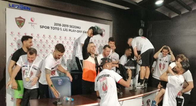 Altıparmak 1. ligin José Mourinho'su oldu