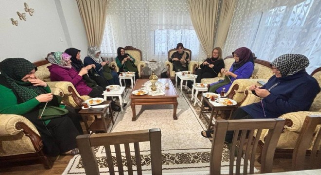 Annelerden Mehmetçiğe ilmek ilmek destek