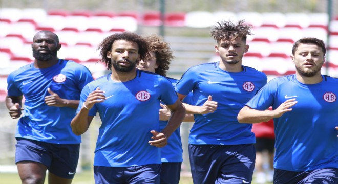 Antalyaspor Palandöken'de enerji depoladı