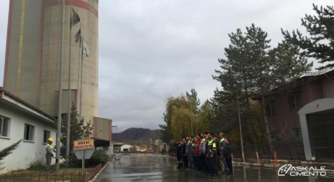 Aşkale Çimento'da 10 Kasım anması