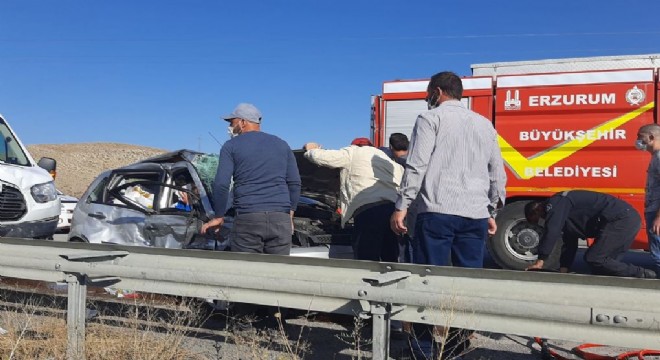 Aşkale Küçükgeçit'te trafik kazası: 3 yaralı