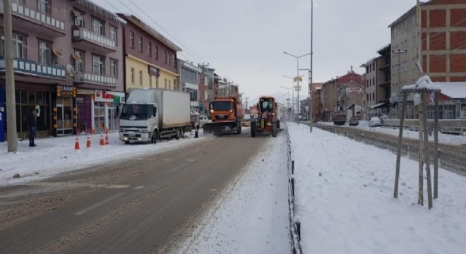 Aşkale'de karla mücadele seferberliği