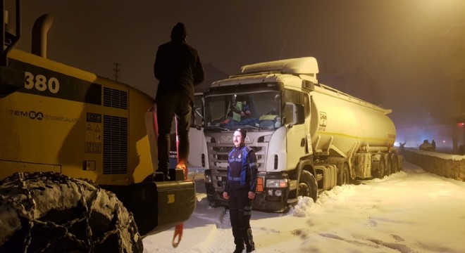 Aşkale'de yoğun sis kazaya yol açtı