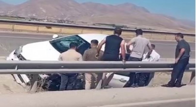 Aşkale yolunda trafik kazası: 2 yaralı