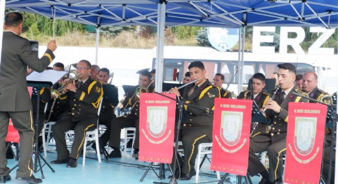 Askeri bando konseri büyük ilgi gördü