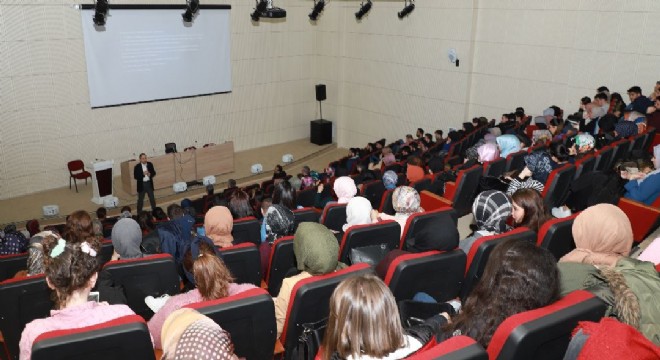 Atatürk Üniversitesi'nde Ortadoğu konuşuldu