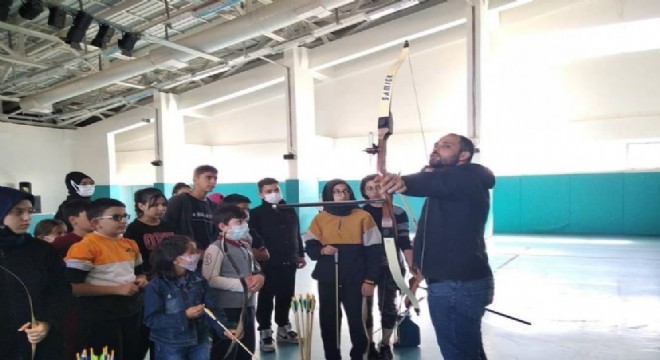 Aziziye GM'den Gençlere 18 branşta hizmet