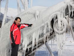 Buz ve hurda sanatla bütünleşti