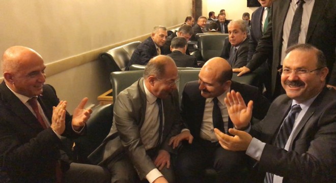 Bakan Akdağ'a doğum günü sürprizi