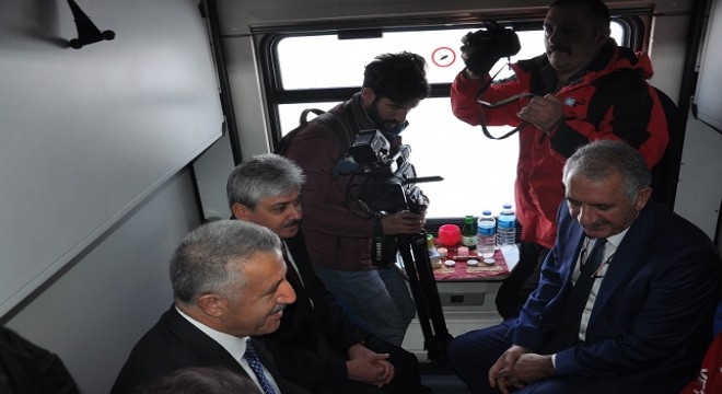 Bakan Arslan Doğu Ekspresi yolcuları arasındaydı