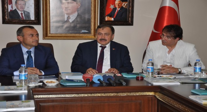 Bakan Eroğlu ve Milletvekili Aydemir Tunceli'deydi