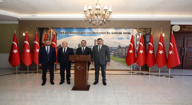 Bakan Kacır'dan Valilik ve Büyükşehir Belediyesi'ne ziyaret