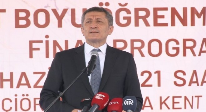 Bakan Selçuk'tan hayat boyu eğitim mesajı