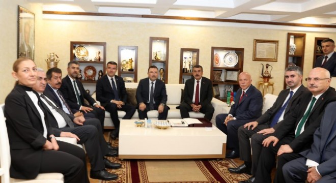 Bakan Tekin Büyükşehir'i ziyaret etti
