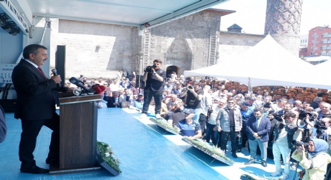 Bakan Tekin Dadaşlarla bayramlaştı