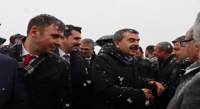 Bakan Tekin'e coşkulu karşılama