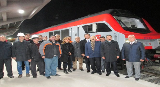 Bakü'den yola çıkan tren Kars'a ulaştı