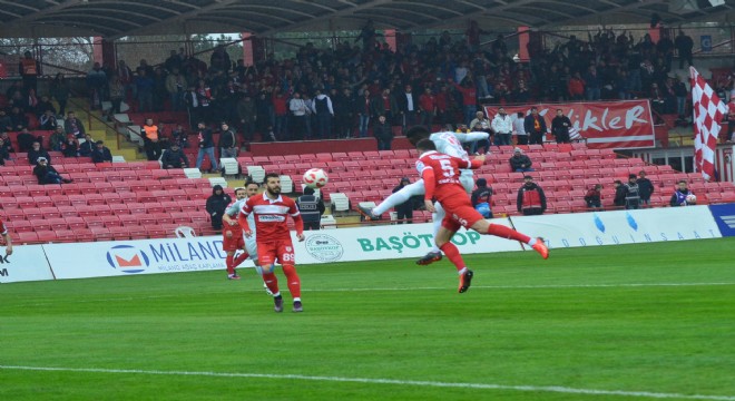 Balıkesirspor 3 puanı 2 golle aldı