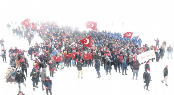 Bastığın yerleri ''toprak!'' diyerek geçme, tanı!