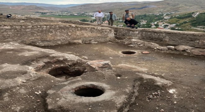 Bayburt Kalesi'nde arkeolojik kazılar sürüyor