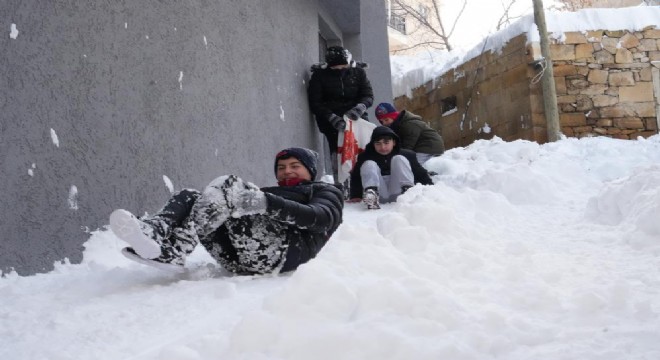 Bayburt'ta eğitime kar engeli: Okullar 1 gün tatil edildi