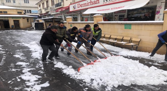 Bayburt'ta karla mücadele çalışması