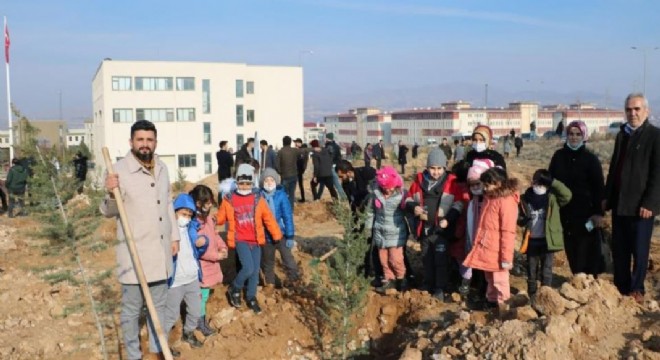 Betül Dürgen Hatıra Ormanı'na 250 fidan