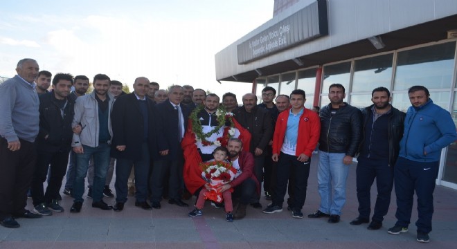 Bilici'ye coşkulu karşılama