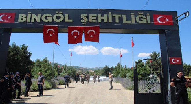Bingöl'de 15 Temmuz şehitleri dualarla anıldı