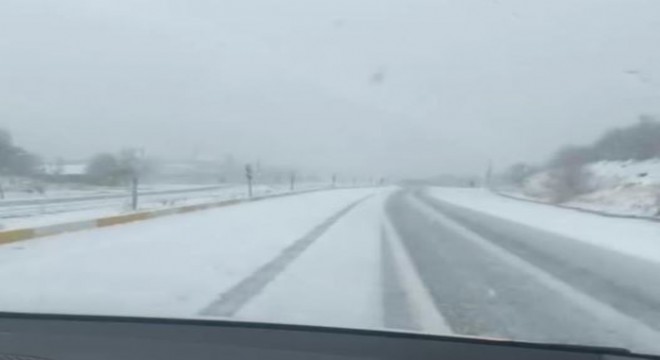 Bingöl'ün yüksek kesimleri beyaza büründü