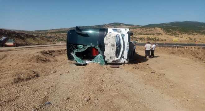 Bingöl yolunda otobüs devrildi: 14 yaralı