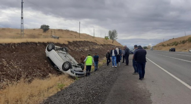 Bingöl yolunda otomobil takla attı: 1 yaralı