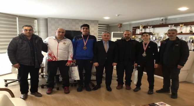 Şampiyonlar ödüllendirildi