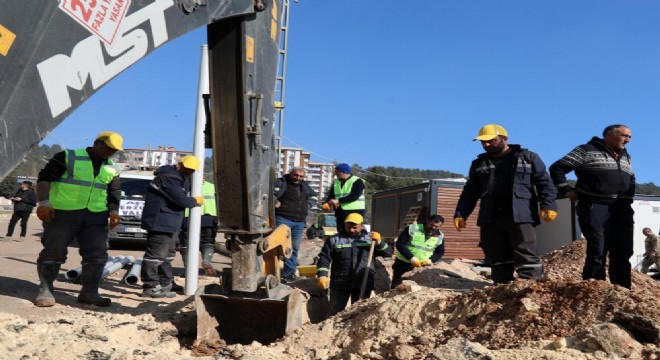 Büyükşehir, Adıyaman'ın altyapısını onarıyor