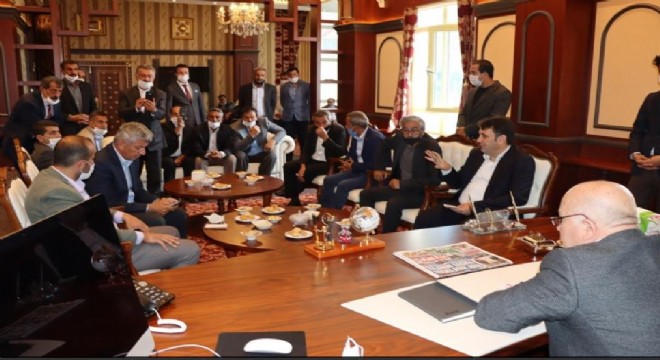 Büyükşehir'de Çat gündemi