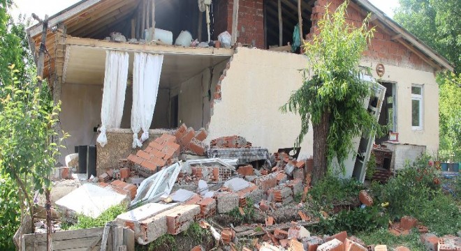 ‘Çat'ta 93 bina ağır hasar gördü'