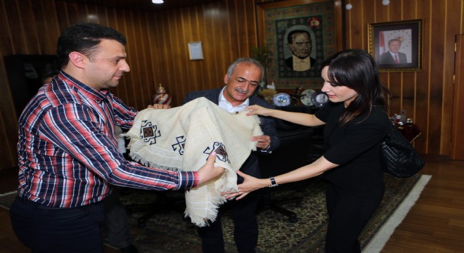 Çelik'ten İletişim Fakültesi övgüsü