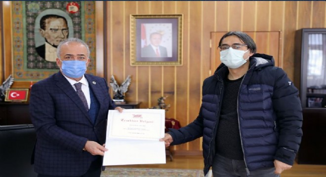 Çomaklı'dan Prof. Dr. Gür'e Teşekkür Belgesi