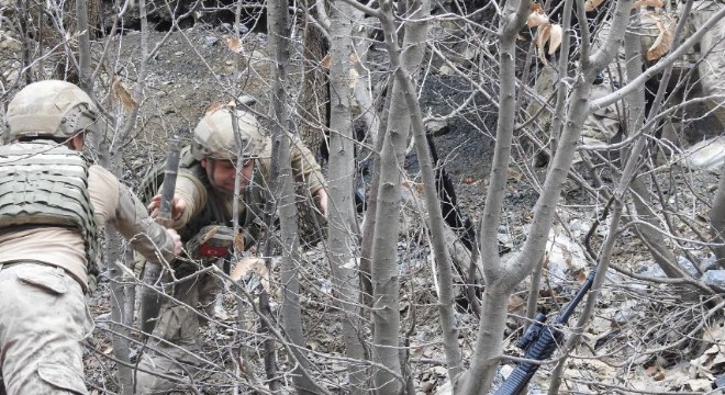 Çukurca'da silah ve mühimmat ele geçirildi