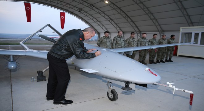 Cumhurbaşkanı Erdoğan, SİHA'ya imzasını attı
