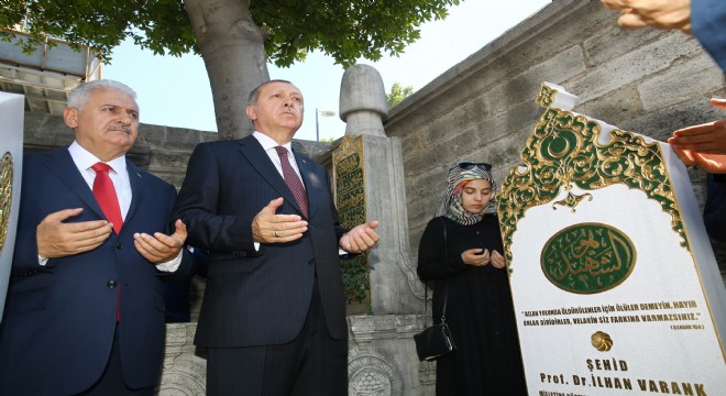 Cumhurbaşkanı Erdoğan ve Başbakan Yıldırım'dan Varank'ın kabrine ziyaret