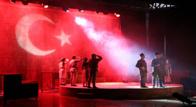 ‘Cumhuriyete Doğru' seyircilerle buluştu