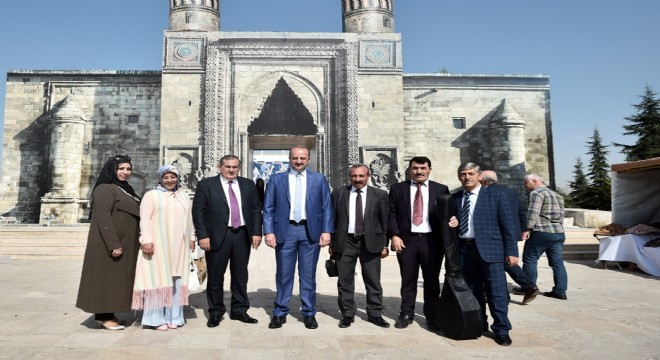 Dadaş Başkan'dan Erzurum'a övgü