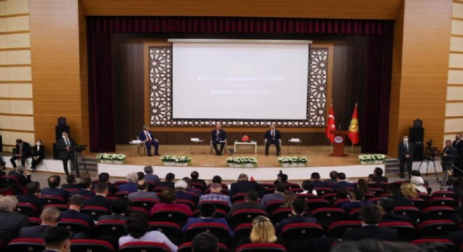 Dadaş Rektör Manas'ta Çavuşoğlu'nu ağırladı