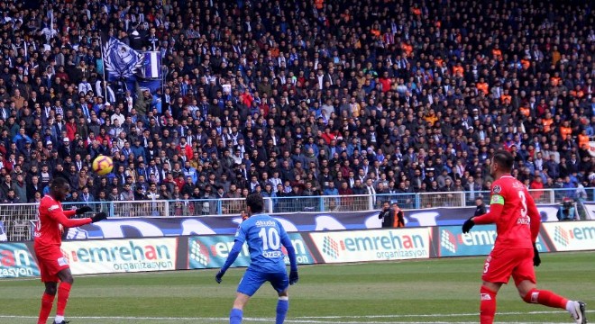 Dadaş taraftar galibiyet bekliyor