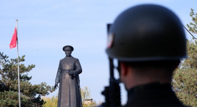 Dadaşlar Atatürk'e saygıda buluştu