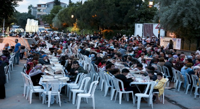 Dadaşlar Sevgi Sofrası kurdu