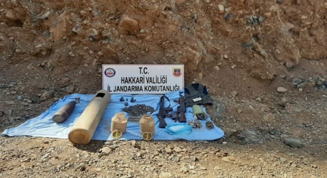 Derecik'te silah ve mühimmat ele geçirildi