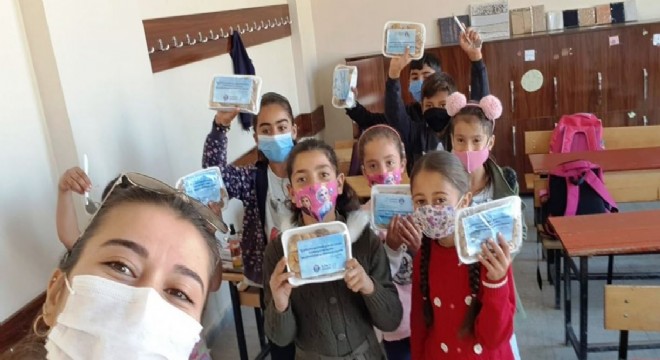 Didim'den Horasanlı öğrencilere incir jesti
