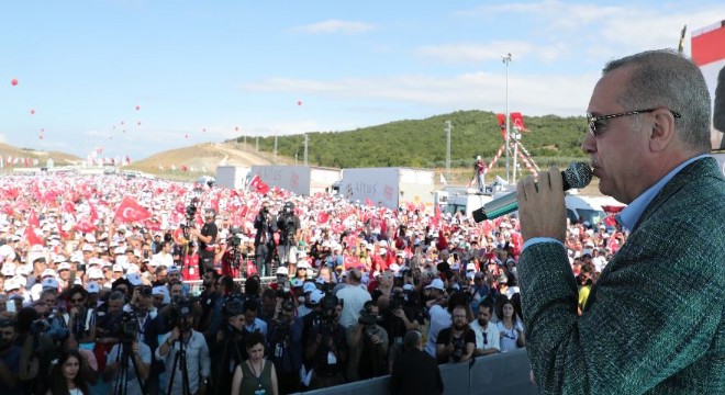 ‘Dimdik ayaktayız'